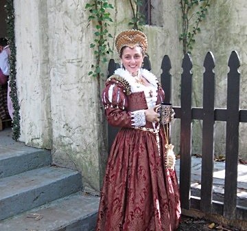 16th century costume, burgundy Venetian Renaissance gown