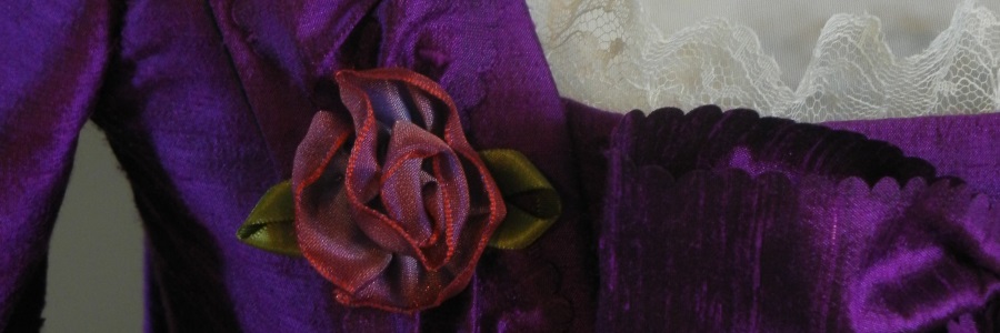 Violet & Roses Robe a la Francaise